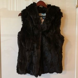 Black rabbit vest with hood and pockets